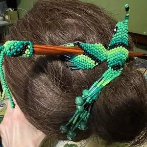 Beautiful colibrí bird ⭐️?Hair accesorio authentic mexican pieza . Art artesal Hummingbird Hair Clip: Silk, Feather & Crystal Bird Brooch  main image 3